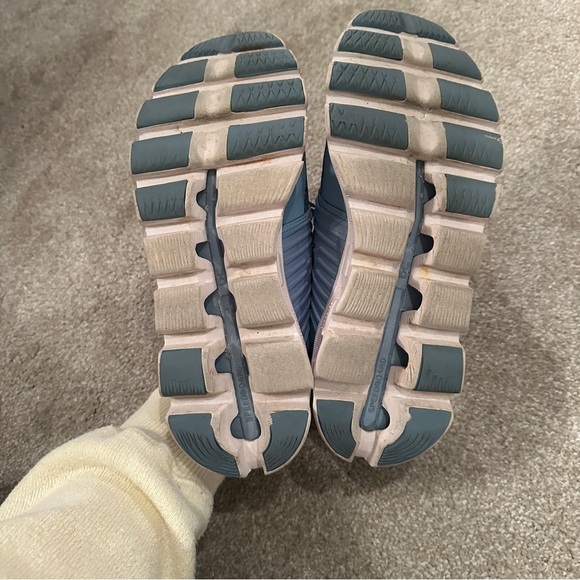 On cloud blue Tennis shoes - Picture 6 of 7